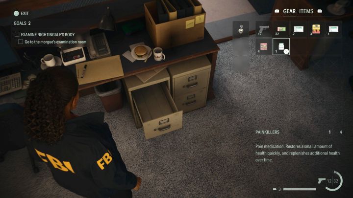 W Alan Wake 2 zdrowie musicie ręcznie odnawiać i nie możecie liczyć na to, że Saga oraz Alan powrócą do pełni sił po wkroczeniu do światła lub odczekaniu odpowiedniej ilości czasu - Alan Wake 2: Jak leczyć postać i wydłużać pasek zdrowia? - Alan Wake 2 - poradnik do gry