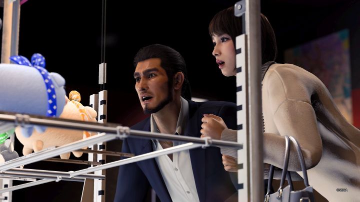 Kiryu - drugi z głównych bohaterów - w Infinite Wealth spotka na swojej drodze kobietę, która będzie podziwiała go za jego wcześniejsze dokonania, ale relacje z nią do samego końca pozostaną jedynie przyjacielskie - Infinite Wealth: Czy w grze są romanse? - Like a Dragon Infinite Wealth - poradnik do gry