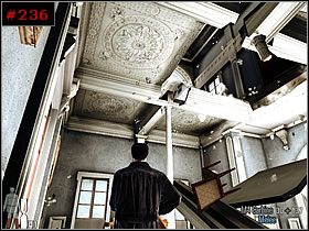 Najprostszym sposobem było przeczekanie w rogu, aż środkowa część opadnie, po czym przeskoczenie na gruz - [PART III] Chapter VII - Max Payne 2: The Fall Of Max Payne - poradnik do gry