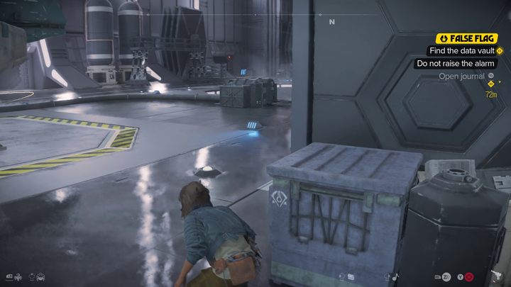 Polecamy Wam drogę prowadzącą bezpośrednio na przód wokół rozrzuconych pudeł, a następnie w kierunku znacznika na nieco bardziej otwartej przestrzeni - Star Wars Outlaws: Fałszywa Flaga - solucja, opis przejścia - Star Wars Outlaws - poradnik do gry