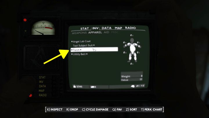 Po dodaniu latarki do inwentarza upewnijcie się, że jest aktywna (zakładka Apparel) - musi być widoczna kropka obok jej nazwy - Fallout London: Jak rozjaśnić grę i włączyć latarkę? - Fallout London - poradnik do gry