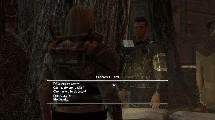 Załączy się drobne zadanie z porozmawiania ze strażnikiem fabryki (Factory Guard) obok wejścia do Prilladog Food Factory - Fallout London: Jak adoptować psa Churchilla? - Fallout London - poradnik do gry