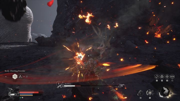 W drugiej fazie będziecie musieli zwracać uwagę na to, gdzie się poruszacie, gdyż arena będzie często stać w ogniu - Black Myth Wukong: Jak pokonać bossa Czerwony Chłopiec (Red Boy)? - Black Myth Wukong - poradnik do gry