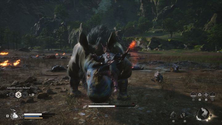 Jeśli macie problem z naładowaniem odpowiednio mocnego ciosu, to korzystajcie z unieruchomienia, dzięki czemu o wiele dłużej boss będzie stał nieruchomo w jednym miejscu - Black Myth Wukong: Jak pokonać bossa Złoty Opancerzony Nosorożec (Gold Armored Rhino)? - Black Myth Wukong - poradnik do gry