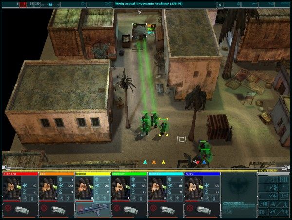 Dopóki nie dorobisz się dobrych broni dystansowych, korzystaj z załomów, każ żołnierzom atakować z ukrycia, oddawać strzał i kryć się za rogiem na powrót - Walka z wrogiem w mieście. | UFO Kolejne Starcie - UFO: Kolejne Starcie - poradnik do gry