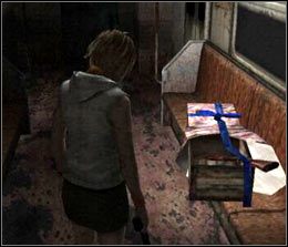 Biegnij prosto a następnie nieco w prawo, tak aby znaleźć się przy torach - [Solucja Silent Hill 3] Subway Station cz.2 - Silent Hill 3 - poradnik do gry