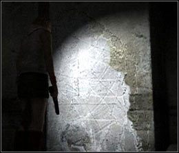 Tuż przy wejściu (konkretnie na prawo od niego) wpadniesz na dziwną ścianę - [Solucja Silent Hill 3] Construction Site - Silent Hill 3 - poradnik do gry