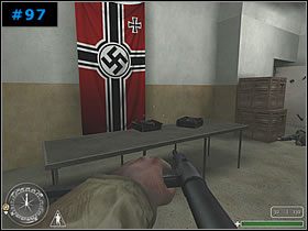 Dalej droga prowadziła do pomieszczenia kontrolnego [#98] , z wielka szybą z prawej, za którą znajdowała się ogromna sala siłowni - [Brytyjczycy Misja 3] The Eder Dam - Call of Duty - poradnik do gry