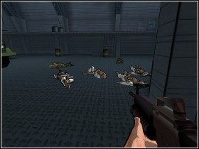 Aby wysunąć most zwodzony, musisz najpierw przywrócić jego zasilanie - [Solucja] Emerald Base cz.1 | XIII - XIII - poradnik do gry