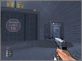 Kolejny kręci się obok jeepa - [Solucja] Emerald Base cz.2 | XIII - XIII - poradnik do gry