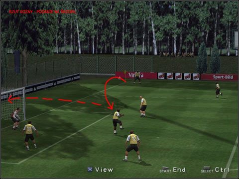Góra + O = dośrodkowanie, ciut bardziej płaskie od poprzedniego - Rzuty rożne - wykonywanie (1) | Gameplay w Pro Evolution Soccer 3 - Pro Evolution Soccer 3 - poradnik do gry