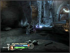 Później wespnij się po ciekawie zaprojektowanej drabinie i przewróć masywny posąg króla - Paths of the dead - Droga Aragorna, Legolasa oraz Gimliego - Władca Pierścieni: Powrót Króla - poradnik do gry