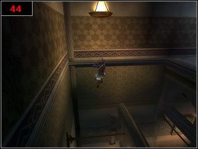 Po drugiej stronie pomieszczenia łapiemy się jednego z drążków [43] i skacząc z jednego na drugi docieramy do ściany, gdzie chwytamy się wystającego gzymsu [44] - Had I really seen Her? - Prince of Persia: Piaski Czasu - poradnik do gry