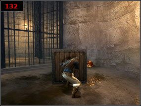 Wchodząc na skalne podwyższenie i przebiegając po ścianie odbijamy się w miejscu zaznaczonym żółtym znakiem [131] , dzięki czemu doskoczymy do mechanizmu otwierającego drzwi klatki, w której odsuwamy skrzynie, aby księżniczka mogła się dostać do dziury [132] - Cliffs and waterfall - Prince of Persia: Piaski Czasu - poradnik do gry