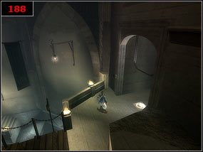 Wdrapujemy się na schody a z nich na wiszące lampy [187] - kilka chwil później dostajemy się w okolice dźwigni [188] , którą naturalnie należy pociągnąć - A broken bridge - Prince of Persia: Piaski Czasu - poradnik do gry