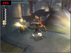 Pod bramą wykonujemy przewrót [294] i pozostaje nam stoczyć długą i dość trudną walkę z mnóstwem przeciwników [295] - Observatory - Prince of Persia: Piaski Czasu - poradnik do gry