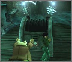 Skieruj się do widocznego na screenie generatora i zacznij go pchać (wciśnięty klawisz kierunku) w stronę wody - 04 Lighthouse | Beyond Good & Evil - Beyond Good & Evil - poradnik do gry