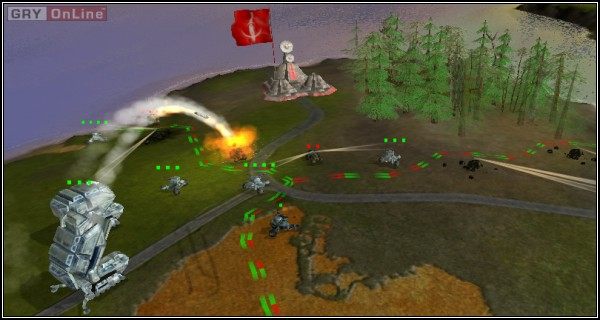 Jednak w powstałą wyrwę należy wprowadzać własne jednostki dopiero wtedy, gdy jesteśmy pewni, że siły sfinansowane przez partyzantów nie wyrządzą nam szkód, które uniemożliwiłyby kontynuowanie ataku - Wykańczanie obrony przeciwnika | Faza 2 | Massive Assault - Massive Assault - poradnik do gry