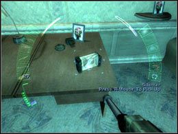 Podobnie jak wcześniej, dokładnie przeszukaj mieszkanie - Emerald Suites #1 | Seattle | Deus Ex Invisible War - Deus Ex: Invisible War - poradnik do gry