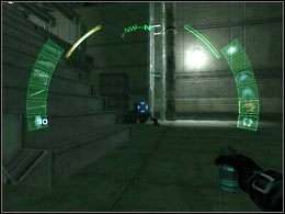 Teraz musisz się zająć Botem patrolującym teren na prawo od schodów prowadzących na wyższą platformę - WTO Air Terminal Hangar | Seattle | Deus Ex Invisible War - Deus Ex: Invisible War - poradnik do gry