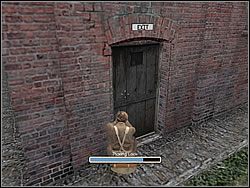 Jeśli wcześniej zauważyłeś strażnika - a patroluje on basen obchodząc go dookoła, to masz troszkę ułatwioną sprawę - Ćwiczenia polowe cd. | Trening do Hidden and Dangerous 2 - Hidden and Dangerous 2 - poradnik do gry