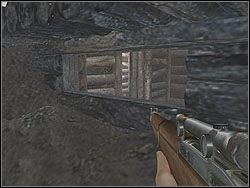 Sam zajmij się eliminacją żołnierzy widocznych we wnętrzu bunkra, przez niewielkie okienka z zamontowanymi karabinami (ale tylko od strony podejścia) - Mountain King cd. | Operation Stranger | Hidden and Dangerous 2 - Hidden and Dangerous 2 - poradnik do gry