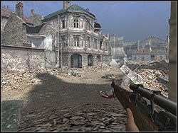 Wrzuć granat na żółty budynek z prawej, będący na rogu (skrzyżowanie, pierwszy zakręt) - Blade Dancer | Operation Overlord | Hidden and Dangerous 2 - Hidden and Dangerous 2 - poradnik do gry