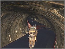 Przedzierając się przez trzeci z kolei czerwony wagon uważaj, Gdy z niego zejdziesz, przy schodkach pojawi się nowy żołnierz - Mole in the Hole cd. | Operation Liberator | Hidden and Dangerous 2 - Hidden and Dangerous 2 - poradnik do gry