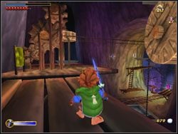 Skieruj się w przeciwną stronę i uruchom kluczem windę Grit - 05 - Riddles in the Dark cz.2 | The Hobbit - The Hobbit - poradnik do gry