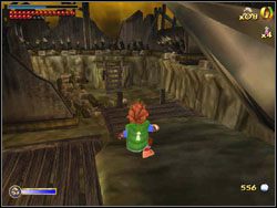 Teraz wejdź na drabinę i przeskocz na drugą stronę barykady - 11 - The Clouds Burst cz.1 | The Hobbit - The Hobbit - poradnik do gry