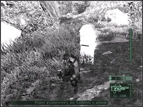 Gdy drugi podbiegnie sprawdzić co się stało, masz okazje by na kuckach ruszyć maksymalnie z lewej strony przez ten przesmyk - Kundang - część 1 | Indonesia | Tom Clancys Splinter Cell Pandora Tomorrow - Tom Clancys Splinter Cell: Pandora Tomorrow - poradniki