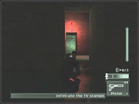 Skorzystaj z pistoletu, by zniszczyć znajdująca się tam kamerę - Jakarta - część 2 | Indonesia | Tom Clancys Splinter Cell Pandora Tomorrow - Tom Clancys Splinter Cell: Pandora Tomorrow - poradniki