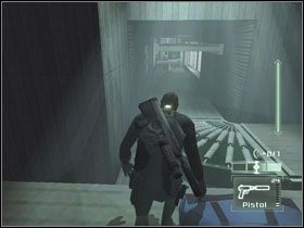 Tym razem biegnie on w przeciwną stronę, więc pakunki nie dają schronienia - Los Angeles - część 2 | USA | Tom Clancys Splinter Cell Pandora Tomorrow - Tom Clancys Splinter Cell: Pandora Tomorrow - poradniki