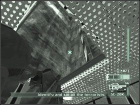 Następnie po żółtych prętach wyjdź wyżej - Los Angeles - część 4 | USA | Tom Clancys Splinter Cell Pandora Tomorrow - Tom Clancys Splinter Cell: Pandora Tomorrow - poradniki