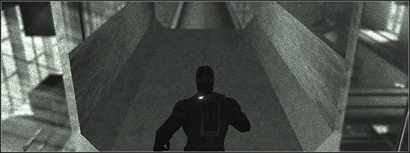 Do pomieszczeń dla pracowników dostaniesz się przez przejścia wentylacyjne w niewielkich pomieszczeniach z prawej części hali magazynowej - Warehouse | Mapy | Tom Clancys Splinter Cell Pandora Tomorrow - Tom Clancys Splinter Cell: Pandora Tomorrow - poradniki