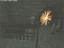 Wyjdź po schodach wyżej i rozwal drewniany płot blokujący przejście - [Misja 25] The Collapsing Monastery | Knights of the Temple Infernal Crusade - Knights of the Temple: Infernal Crusade - poradnik do gry