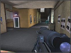 Wyjdź na plac i nakaż drużynie iść za Tobą - Hunter Storm - Opis (2) - Misja 2 - Tom Clancys Rainbow Six 3: Athena Sword - poradnik do gry