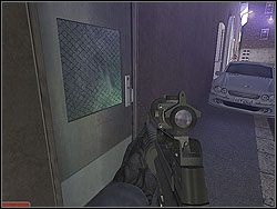 Zostaw drużynę z tyłu - Hunter Storm - Opis (2) - Misja 2 - Tom Clancys Rainbow Six 3: Athena Sword - poradnik do gry