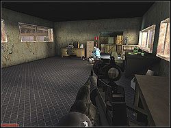 Zostaw drużynę z tyłu i podejdź do kolejnych drzwi - Jasper Heart - Opis (2) - Misja 3 - Tom Clancys Rainbow Six 3: Athena Sword - poradnik do gry