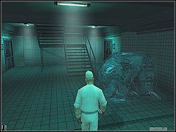 Udaj się nimi na górę i tam wybierz podwójne drzwi z prawej - The Meat Kings Party - Opis (1) | Misja 2 w Hitman Kontrakty - Hitman: Kontrakty - poradnik do gry