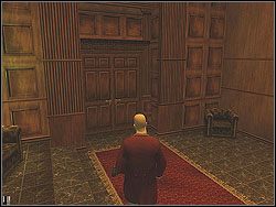 Po wyjściu z klatki schodowej przejdź do podwójnych drzwi na wprost i tam od razu w lewo, do drzwi wyjściowych - Beldingford Manor - Opis (2) | Misja 4 w Hitman Kontrakty - Hitman: Kontrakty - poradnik do gry