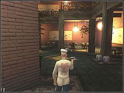 Wyjdź z nią na korytarz najbliższymi drzwiami i potem do drugich naprzeciwko - Lee Hong Assassination - Opis (2) | Misja 11 w Hitman Kontrakty - Hitman: Kontrakty - poradnik do gry