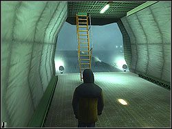 Wróć do hangaru po przebranie Fuchsa - The Bjarkhov Bomb - Opis (2) | Misja 3 w Hitman Kontrakty - Hitman: Kontrakty - poradnik do gry