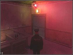 Gdy ten otworzy drzwi do pomieszczenia, ty skręć w prawi i otwórz inne - Deadly Cargo - Opis (2) | Misja 6 w Hitman Kontrakty - Hitman: Kontrakty - poradnik do gry