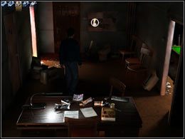 Zabierz gazetę wisząca na ścianie - [Policja] Biuro Maslova - Midnight Nowhere - poradnik do gry