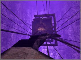 Bardzo, bardzo ostrożnie przeszedłem po wąskiej kładce, aż dotarłem do niewielkiej platformy przed samym budynkiem - 17. Kadish Tolesa cz.8 | Uru Ages Beyond Myst - Uru: Ages Beyond Myst - poradnik do gry