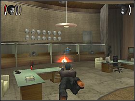 Osiągnięcie dobrego wyniku (bez negatywnych punktów) jest bardzo trudne, ponieważ większość przeciwników ma przy sobie cywili, których nie możesz zranić - High-Rise Terror zadania 5-7 - Rozdział 5 - alternatywny - True Crime: Streets Of L.A. - poradnik do gry