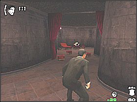 Przejdź na jego koniec, uważając na dwie kobiety, które stoją po prawej stronie (jedna na początku, druga na koniec) - Blood Money zadania 1-4 - Rozdział 7 - alternatywny - True Crime: Streets Of L.A. - poradnik do gry