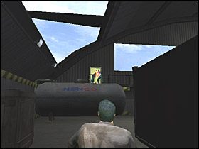 Następnie zbierz od nich broń i zastrzel snajpera powyżej - Retribution zadania 5-7 - Rozdział 8 - True Crime: Streets Of L.A. - poradnik do gry