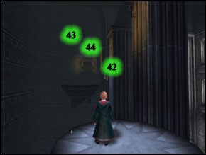 Po zapisaniu stanu gry i pożywieniu się czekoladowymi żabami znalezionymi w skrzyni wkraczasz do kolejnej komnaty - Wyzwanie Carpe Retractum (2) | Solucja Harry Potter i Więzień Azkabanu - Harry Potter i Więzień Azkabanu - poradnik do gry